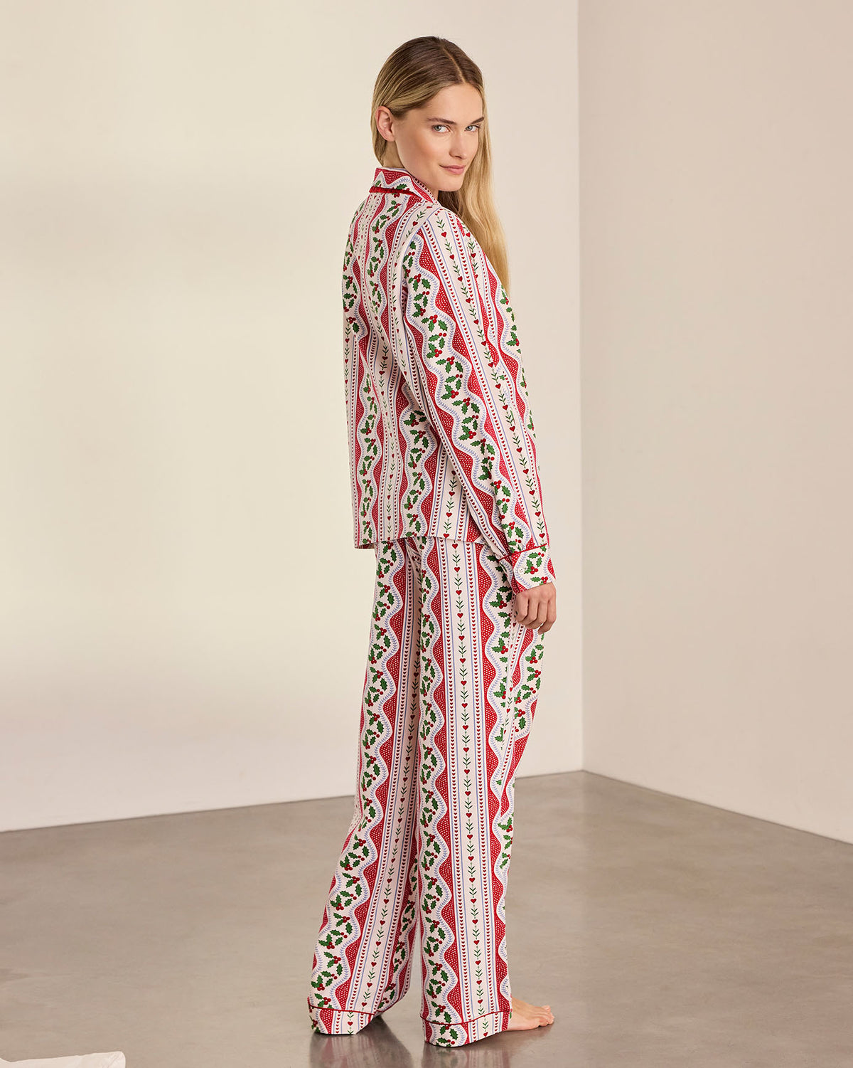 model note: Laura is 5'8.5" and is wearing a UK 10