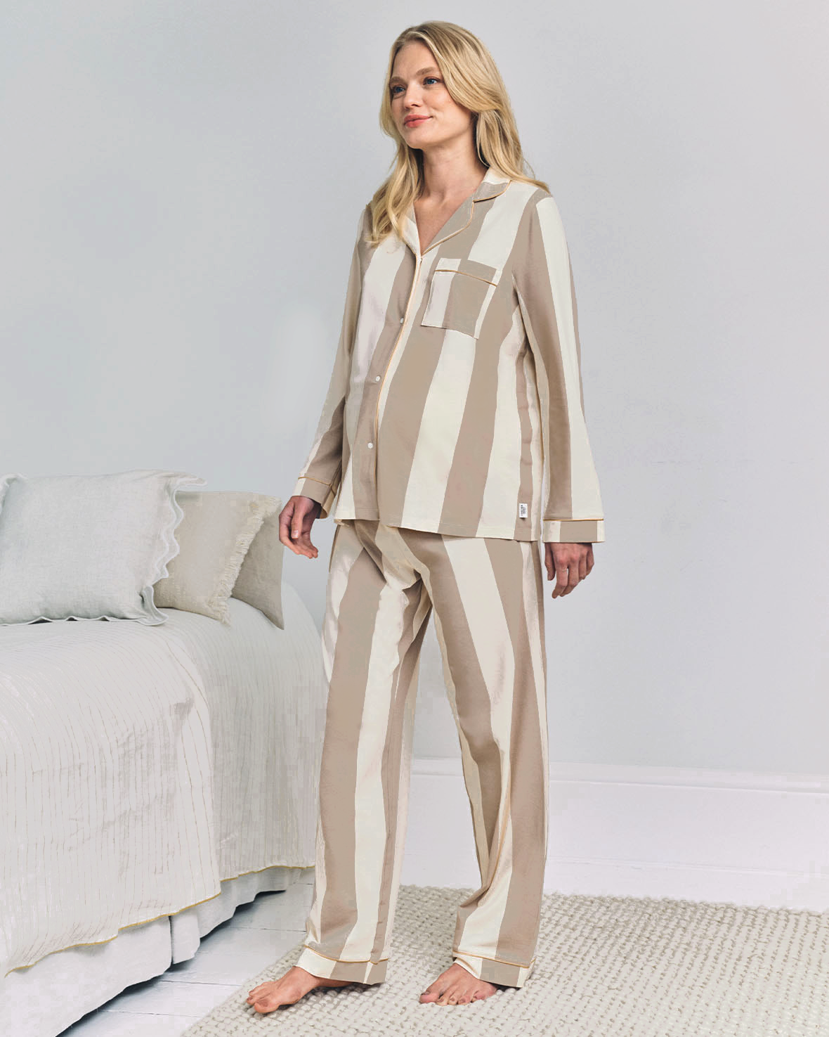 model note: Maria is 5ft 8" and is wearing a size 10