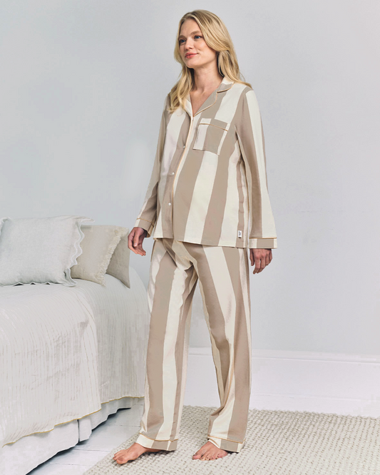 model note: Maria is 5ft 8" and is wearing a size 10