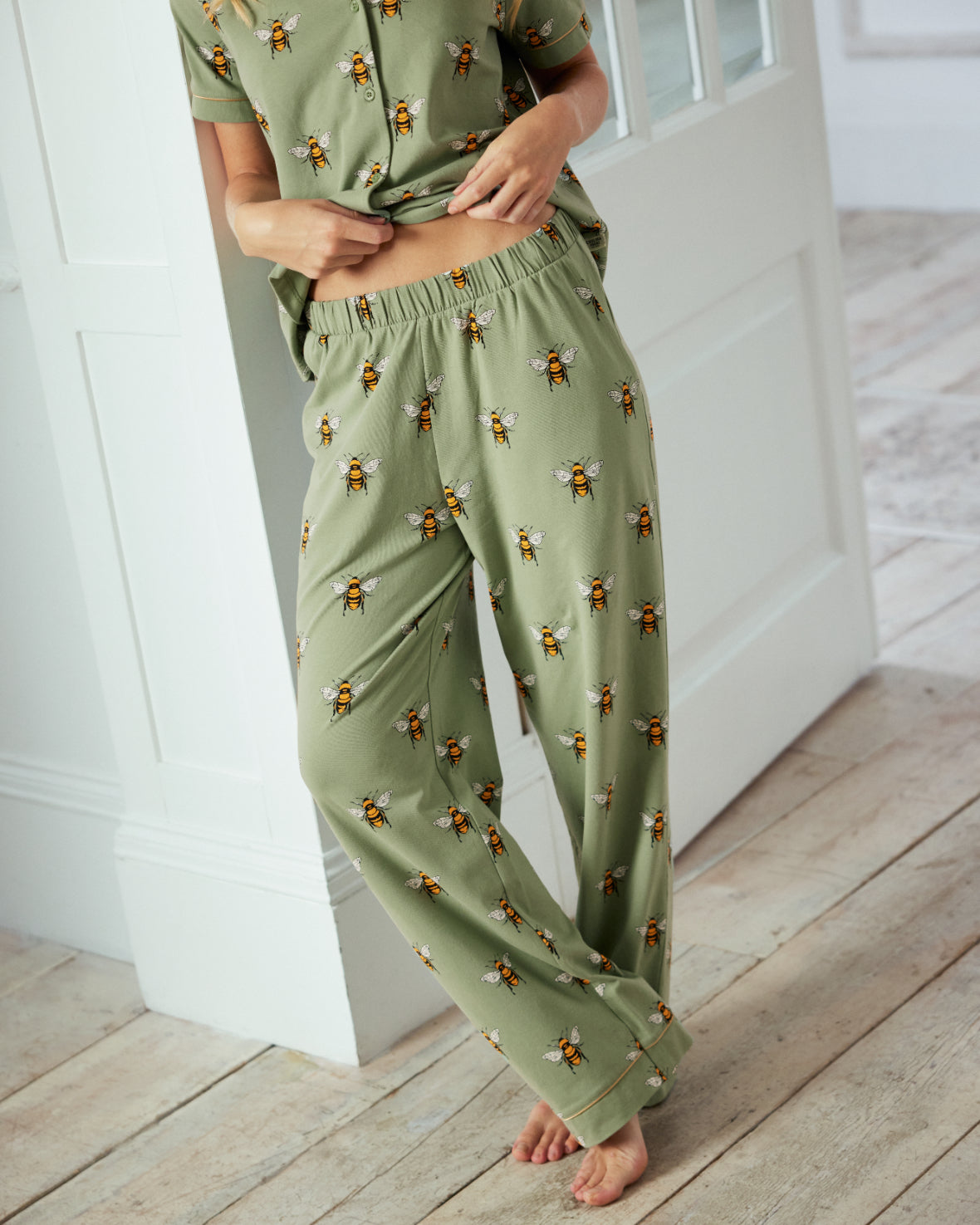 Organic Cotton Bee Print Long Pyjama Set - Olive