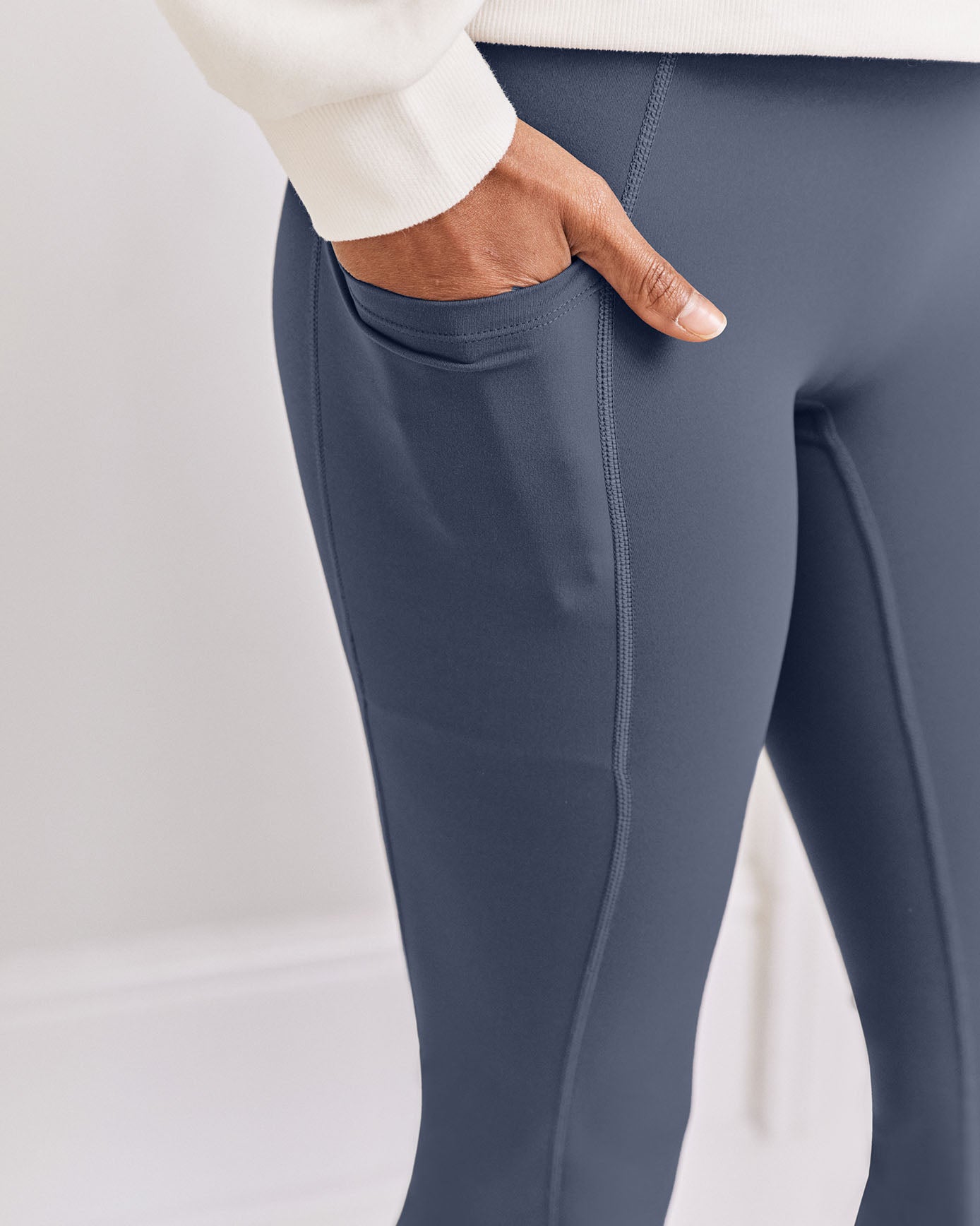 SoftSculpt Flared Leggings - Charcoal