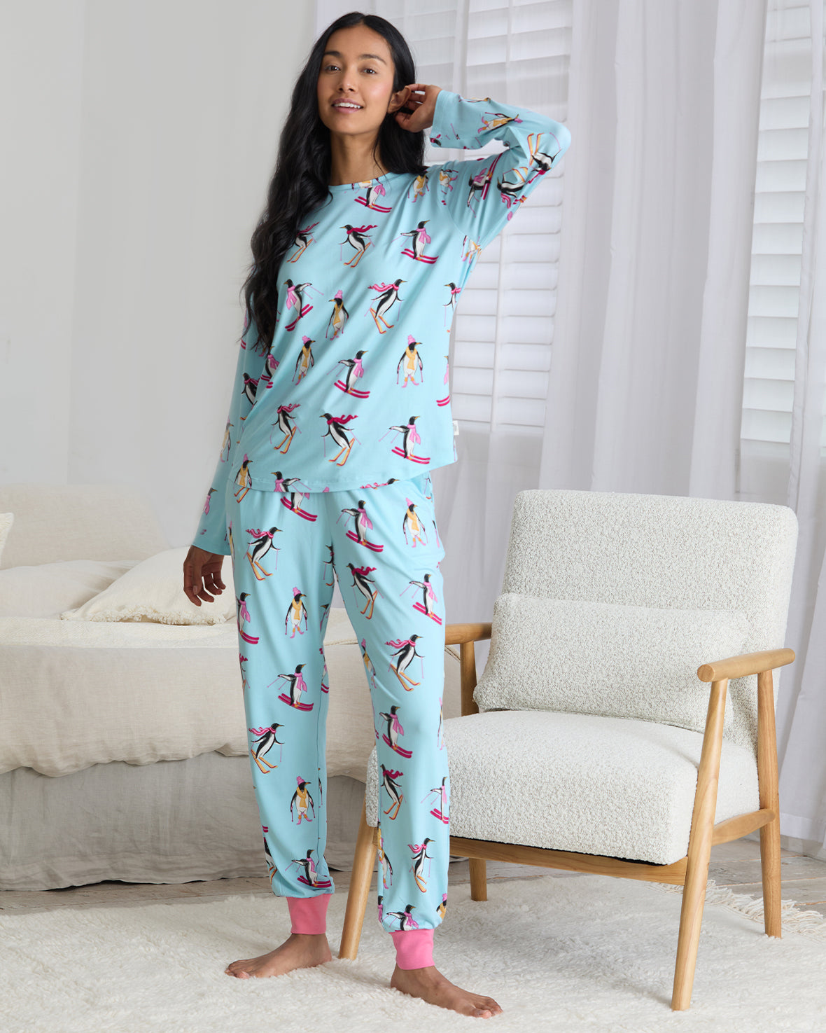 Skiing Penguins Print Long Pyjama Set