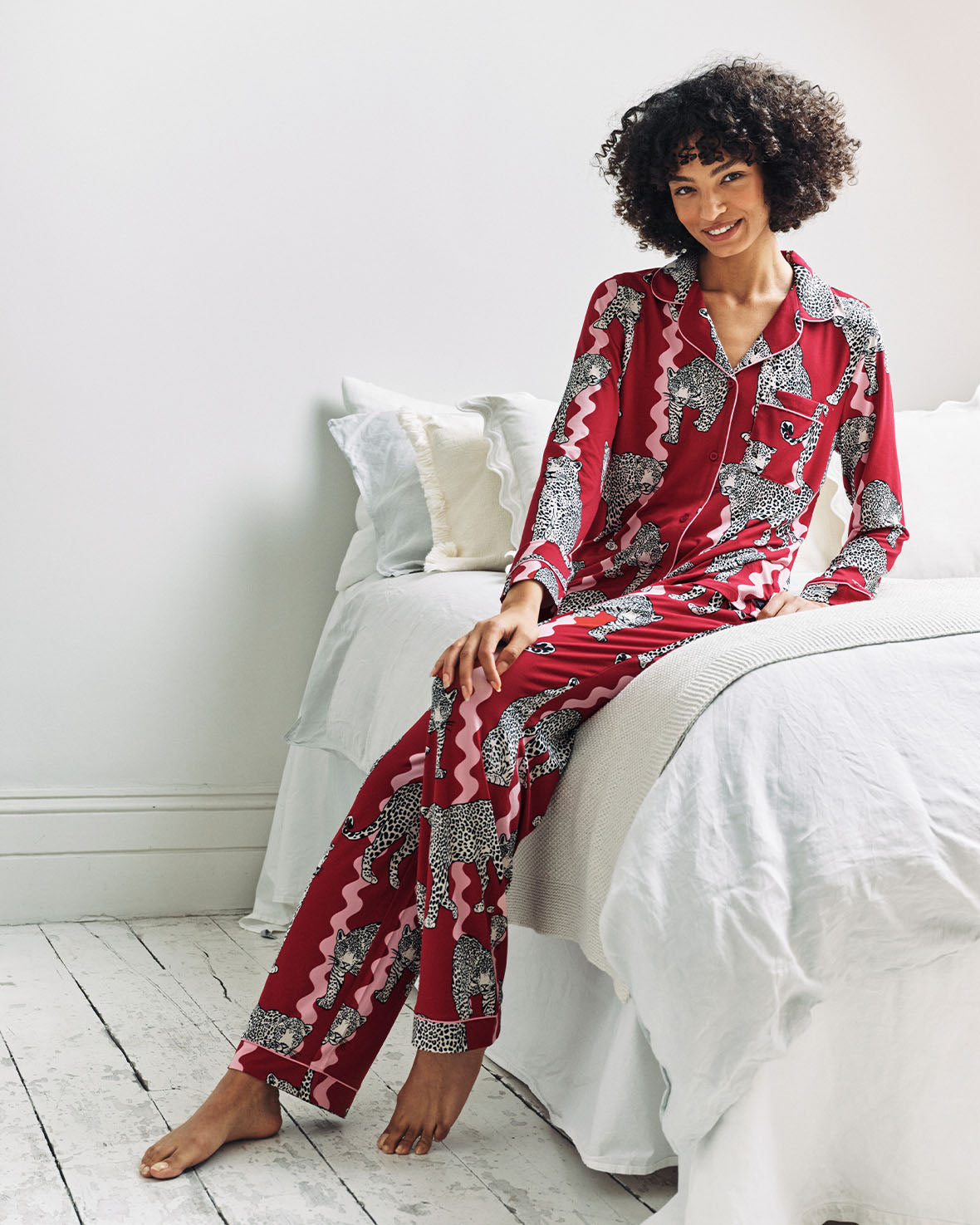 Snow Leopard Wavy Stripe Print Long Pyjama Set