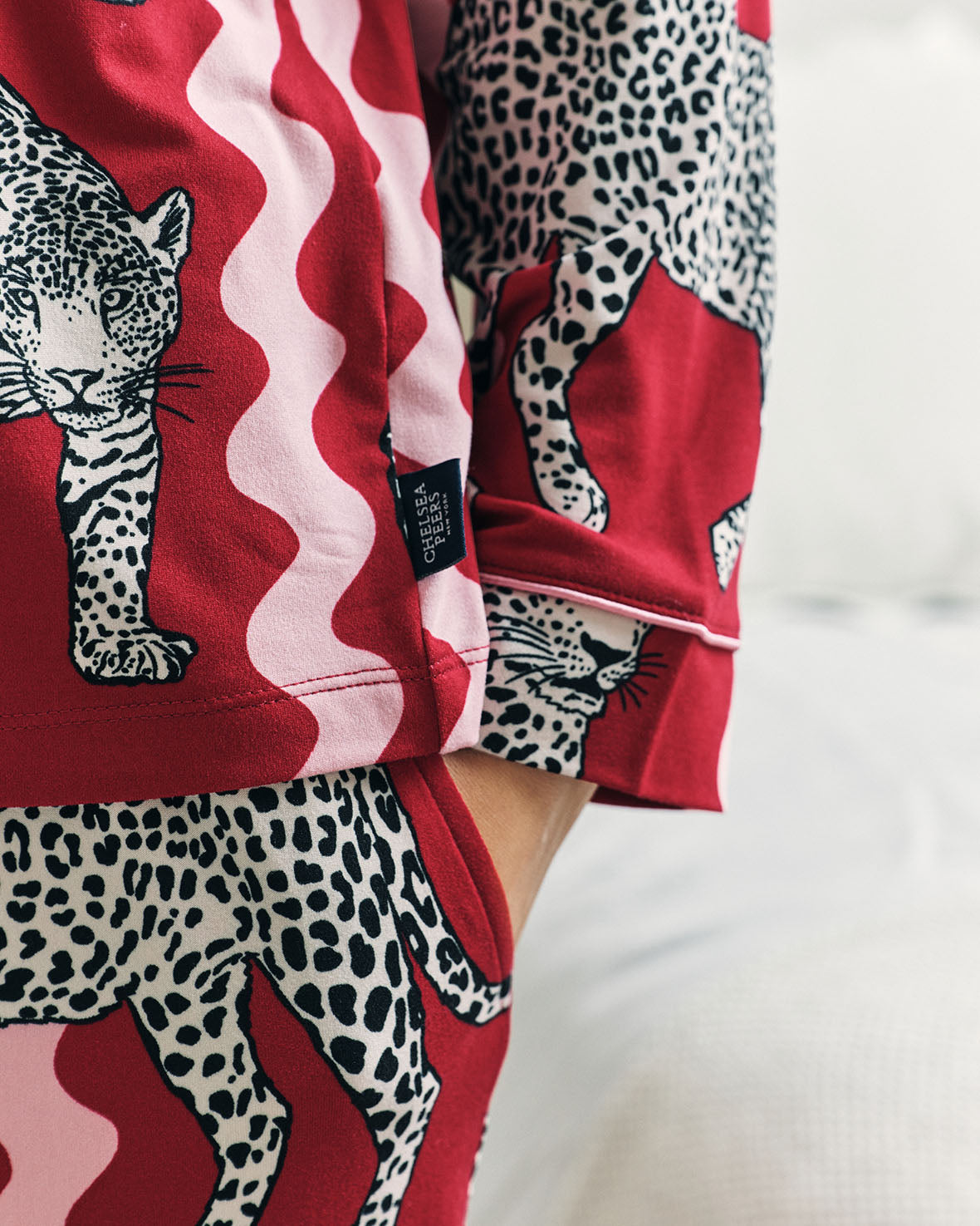Snow Leopard Wavy Stripe Print Long Pyjama Set