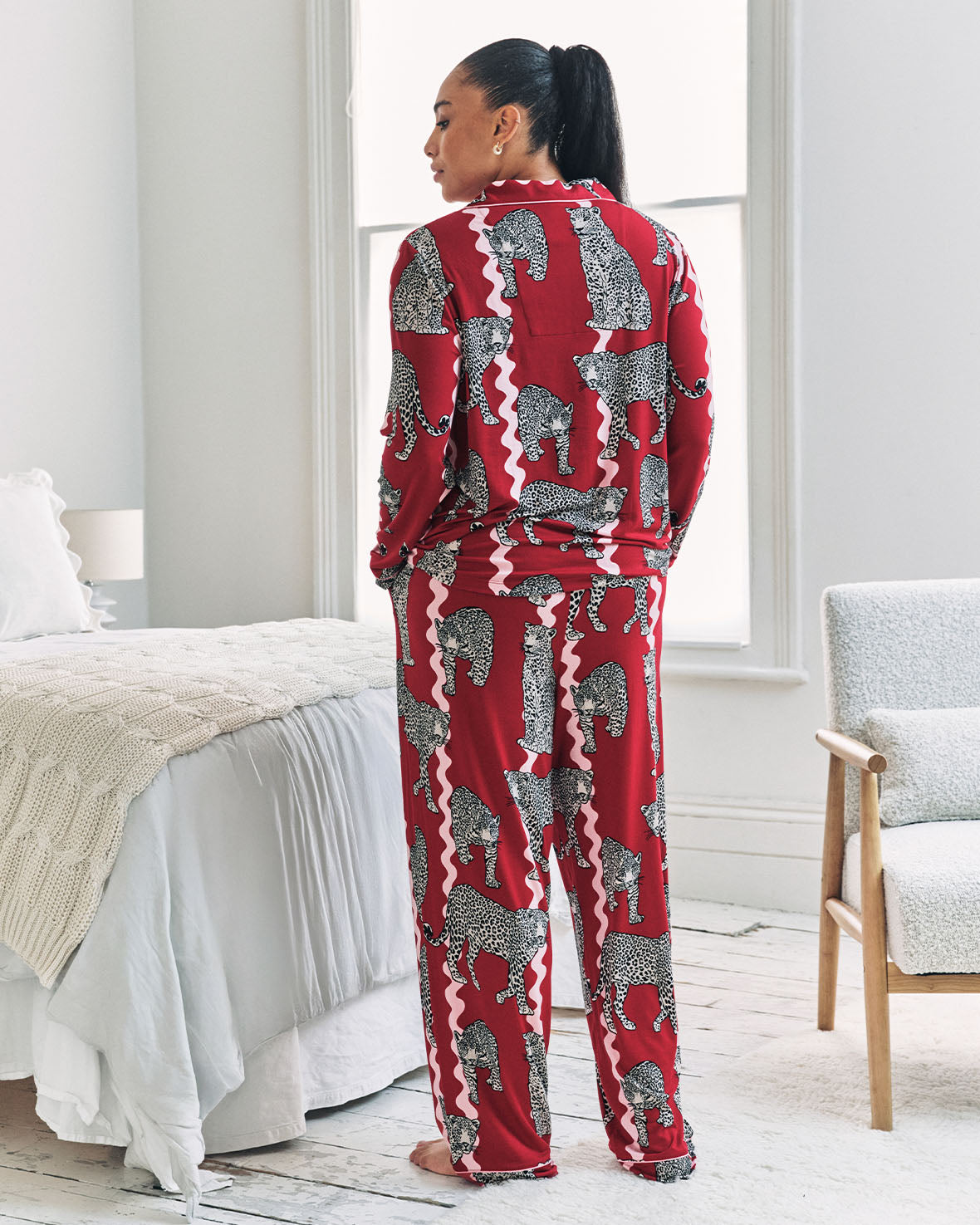 Snow Leopard Wavy Stripe Print Long Pyjama Set