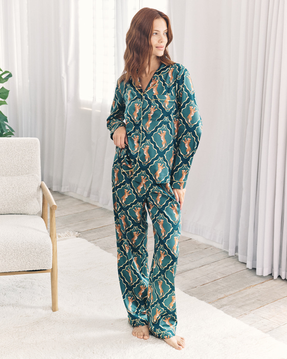 model note: Sandi is 5ft 8.5'' and is wearing a size 10