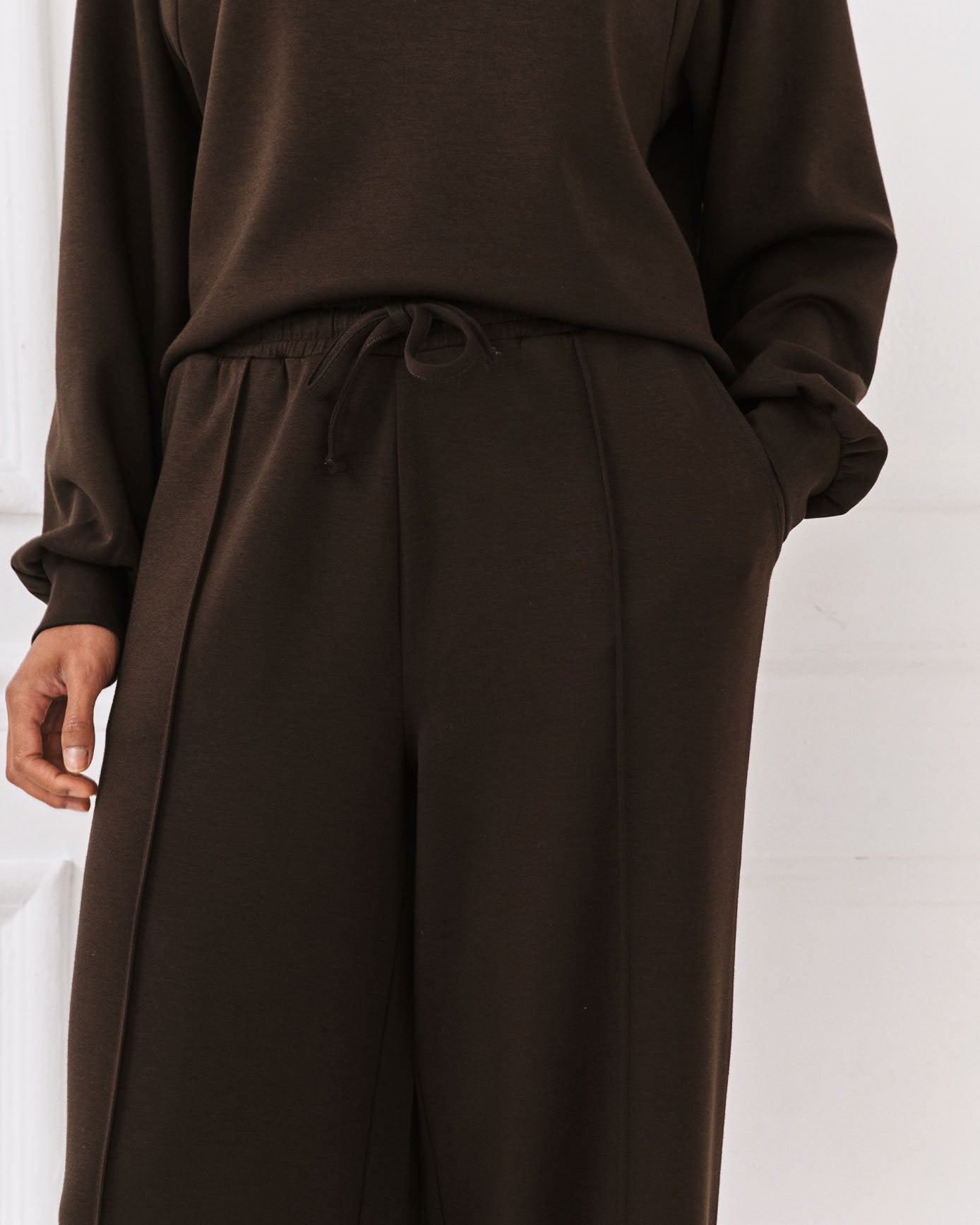 LuxeComfort Scuba Jogger - Brown