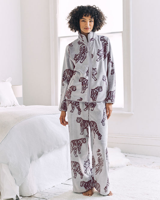 model note: Mariam is 5 ft 11’’ and is wearing a size 10