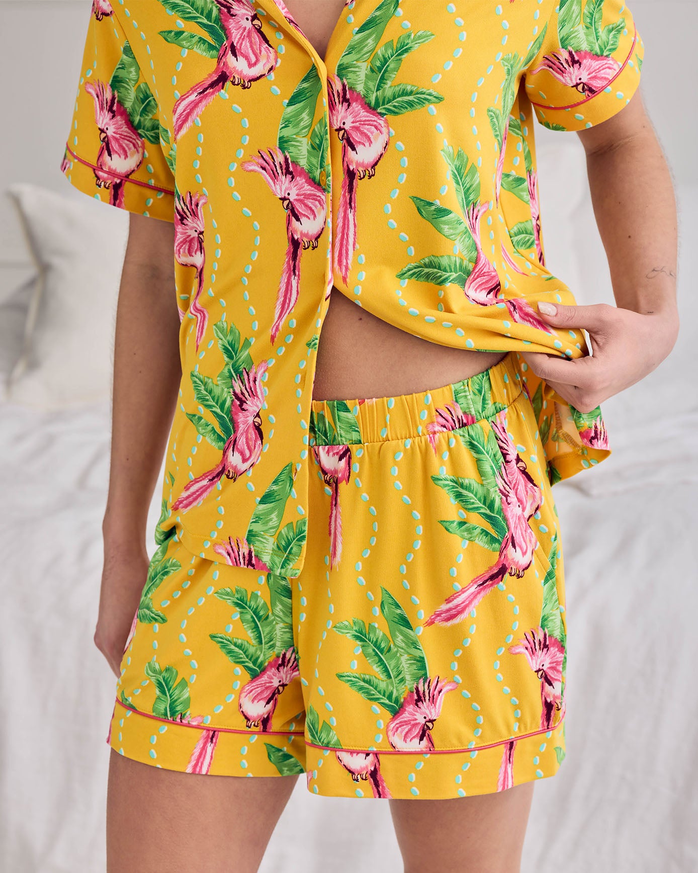 Parrot Wavy Stripe Print Short Pyjama Set