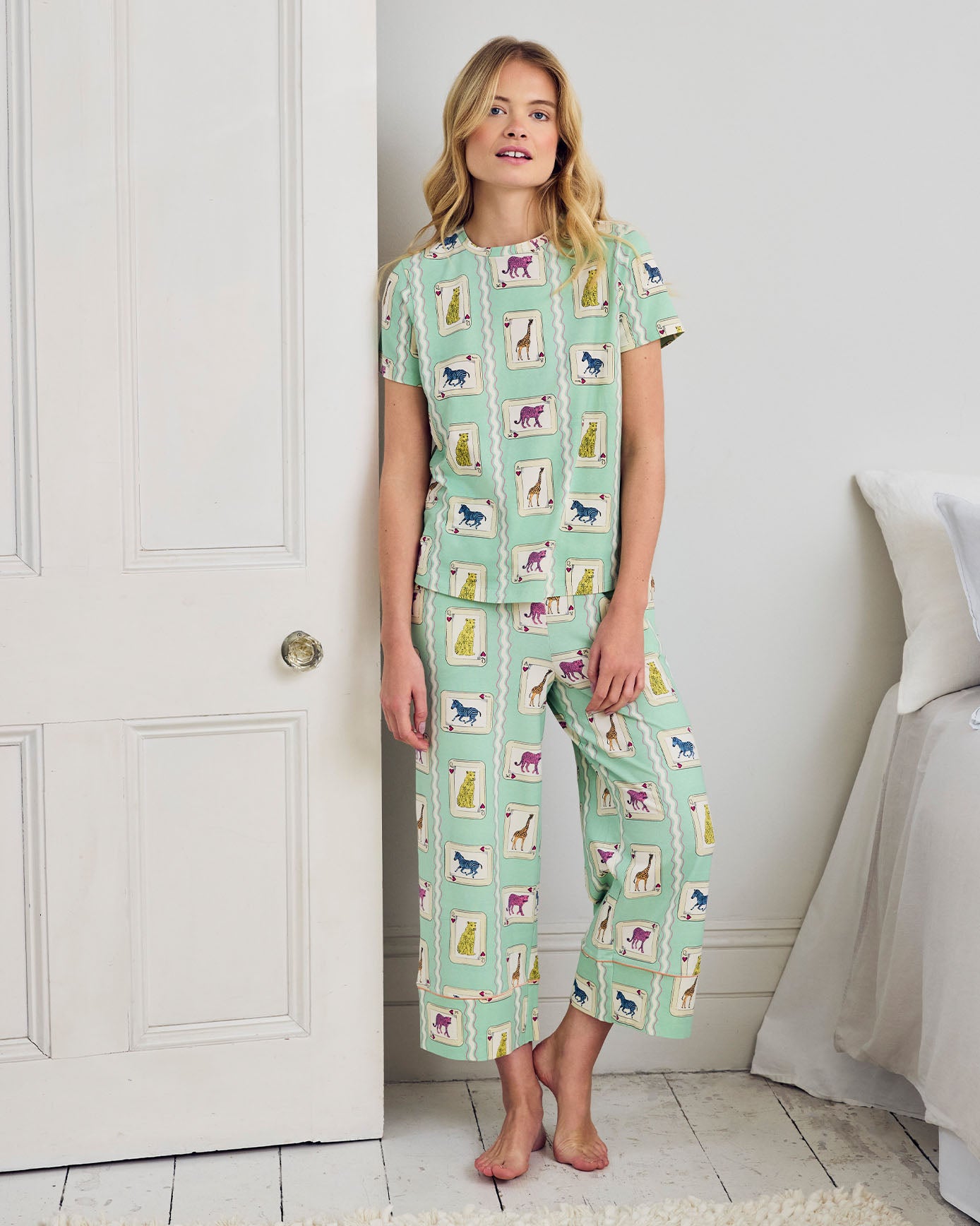 model note: Charlie is 5'8" and is wearing a size 10