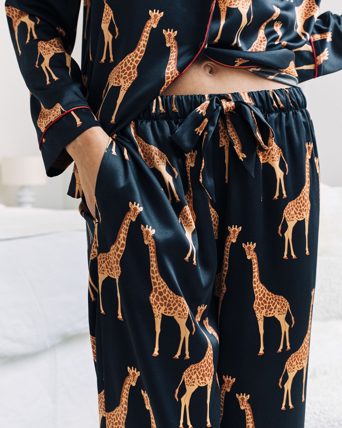 Satin Giraffe Print Long Pyjama Set Navy – Chelsea Peers