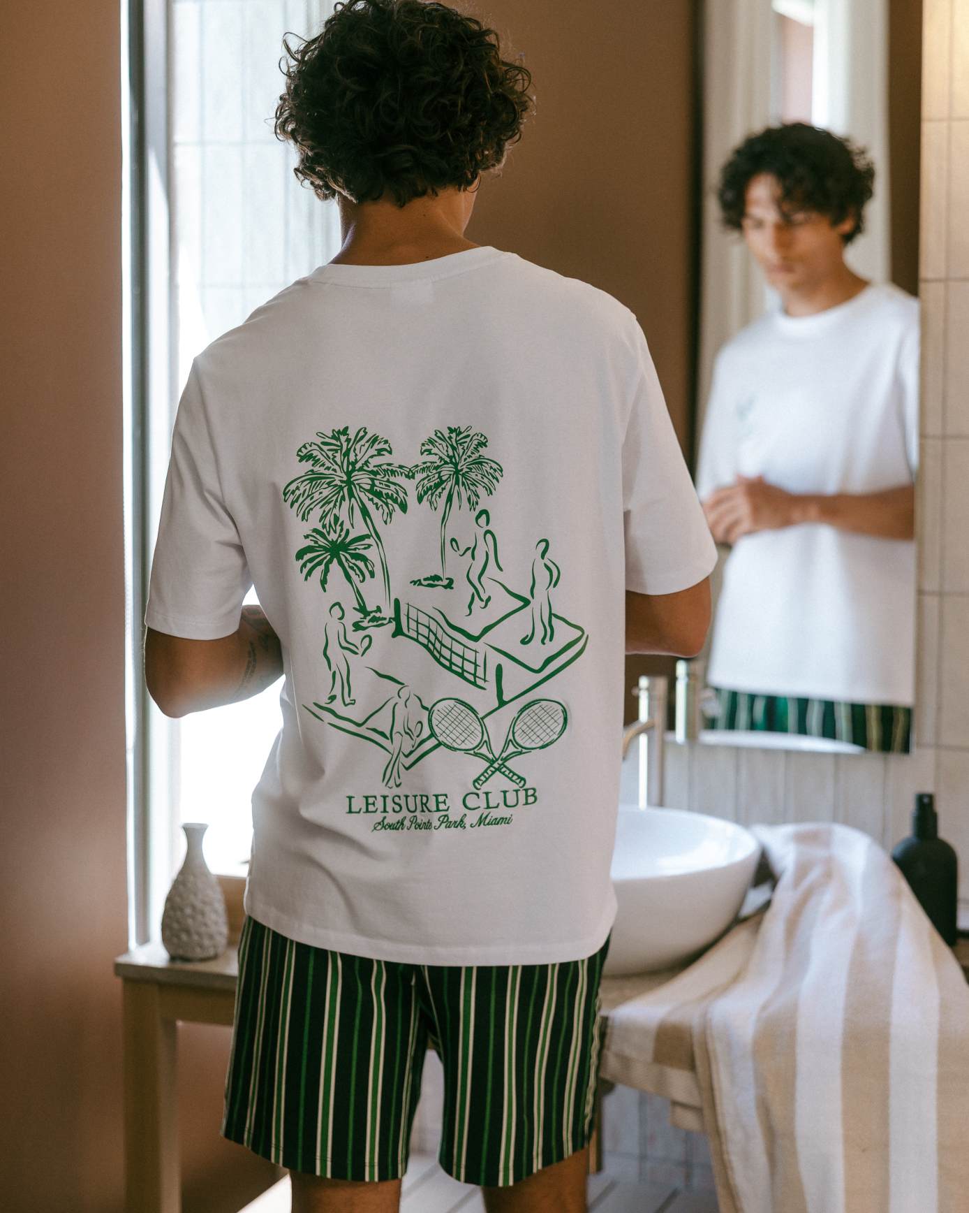 model note: Morgan is 6'1" and is wearing a UK M