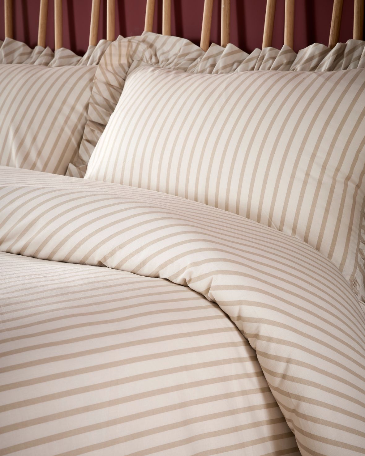 Cotton Stripe Print Frill Bedding Set - Beige